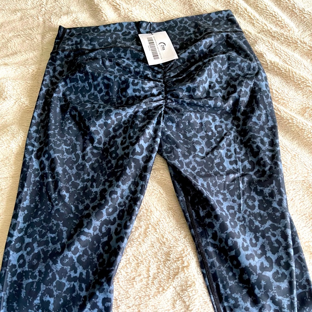 Nwt leopard scrunchy LuXe